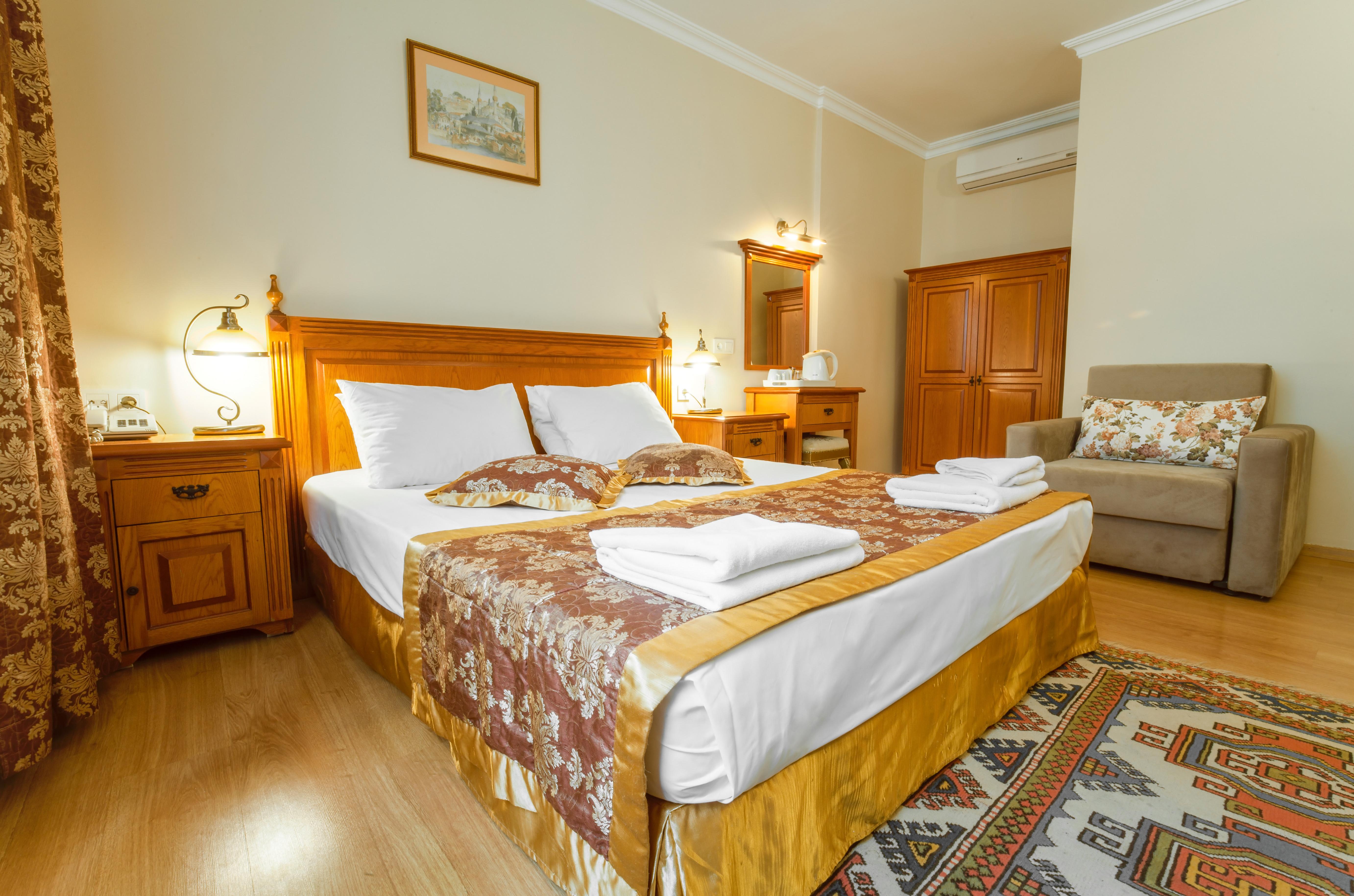 Отели стамбула в центре недорого. Hotel Saba Стамбул. Saba Hotel 3 Boutique, Турция Султанахмет Стамбул. Отели в районе Фатих. Saba Hotel Стамбул фото.